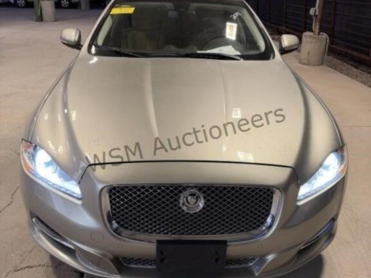 2012-jaguar-xjl-portfolio-sdn-image-3