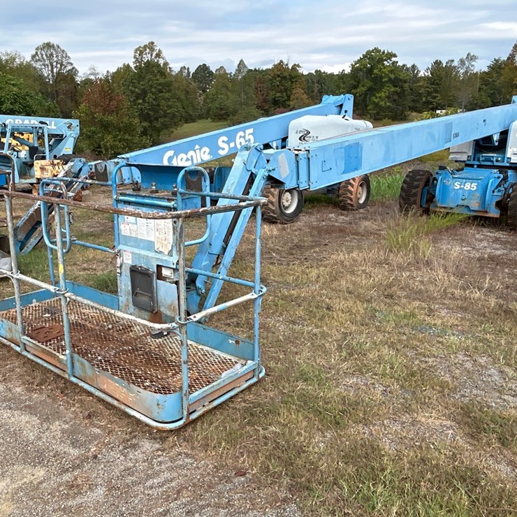 #52 • Genie S85 Boom Lift