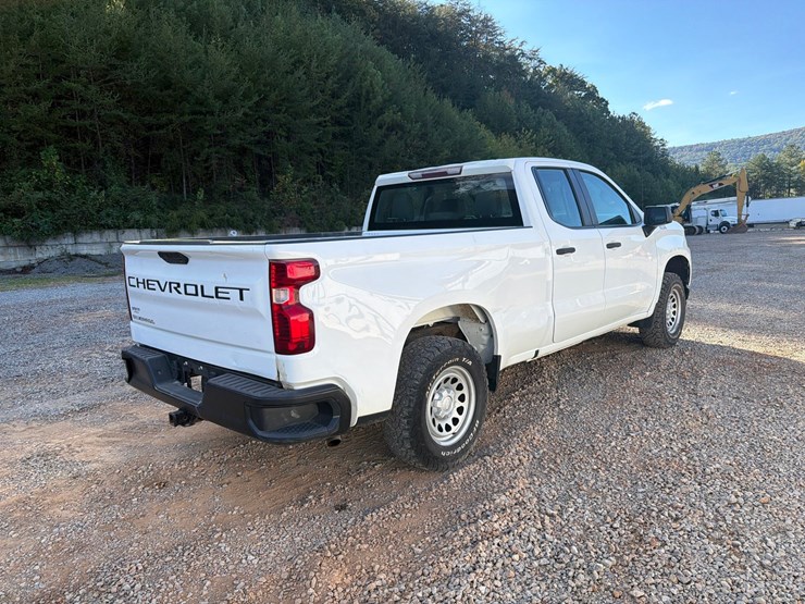 #4109-•-2022-chevrolet-1500-truck-image-5