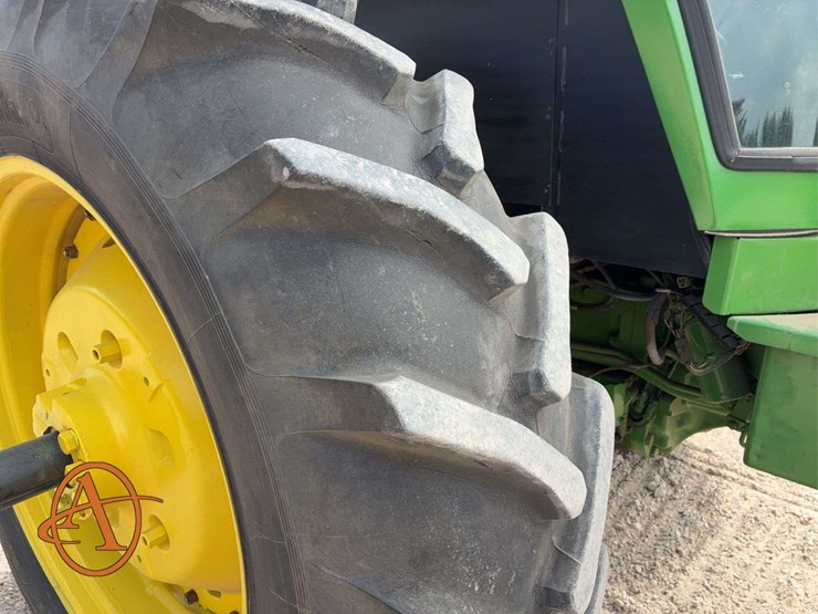 1980-john-deere-4440-image-33