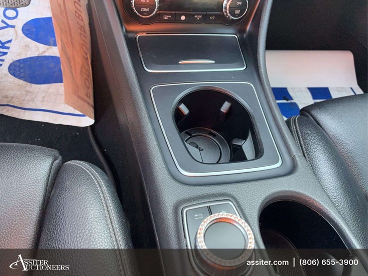 2020-mercedes-benz-gla250-image-13