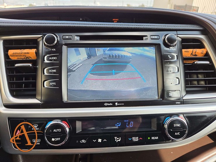 2015-toyota-highlander-xle-image-23