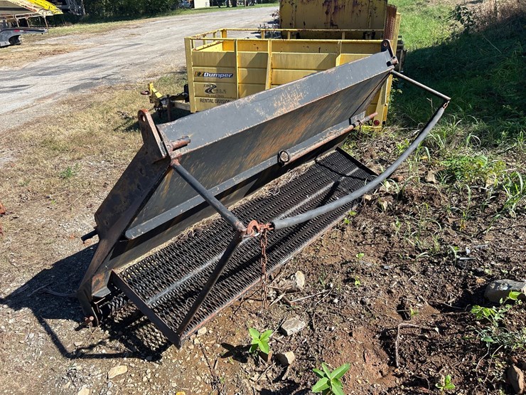 #12-•-dump-truck-gravity-fed-tailgate-image-2