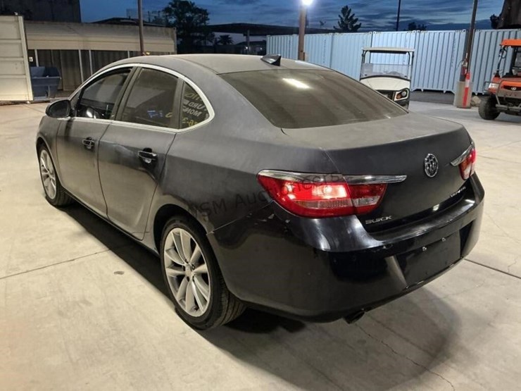 2015-buick-verano-sdn-image-5