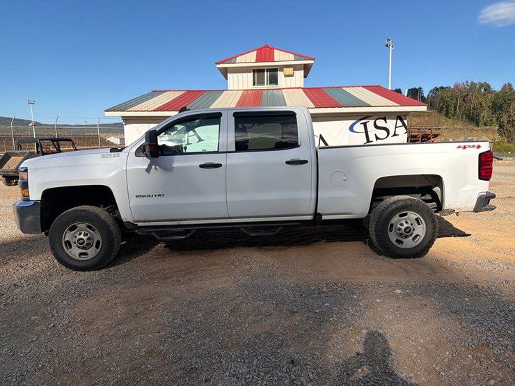 #4106-•-2016-chevrolet-2500hd-truck-image-7