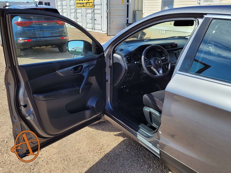 2020-nissan-rogue-image-9