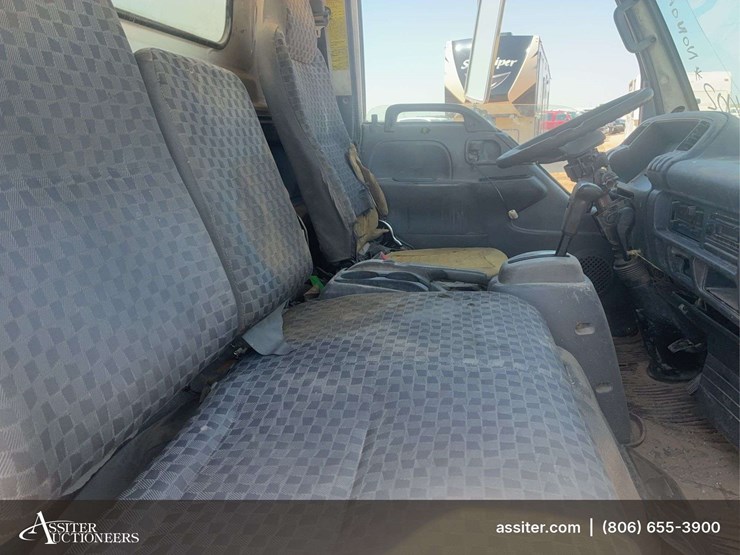 2006-isuzu-nqr-image-23