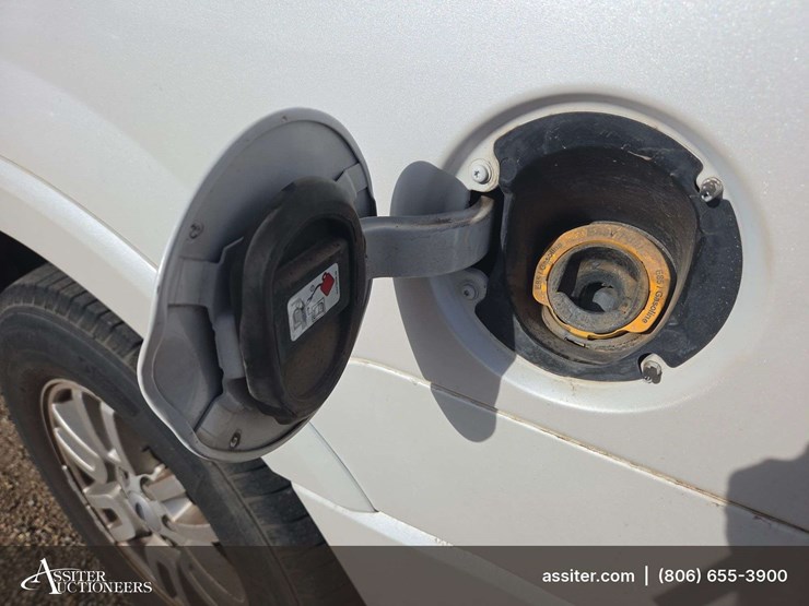 2012-ford-expedition-limited-image-5