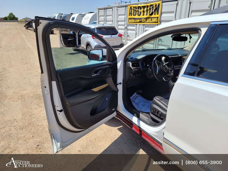 2018-gmc-acadia-denali-image-9