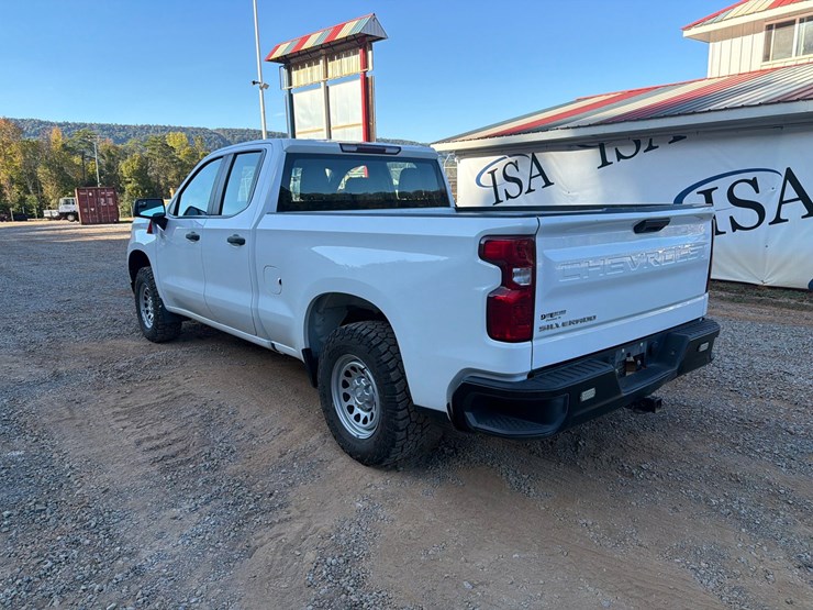 #4112-•-2023-chevrolet-1500-truck-image-3