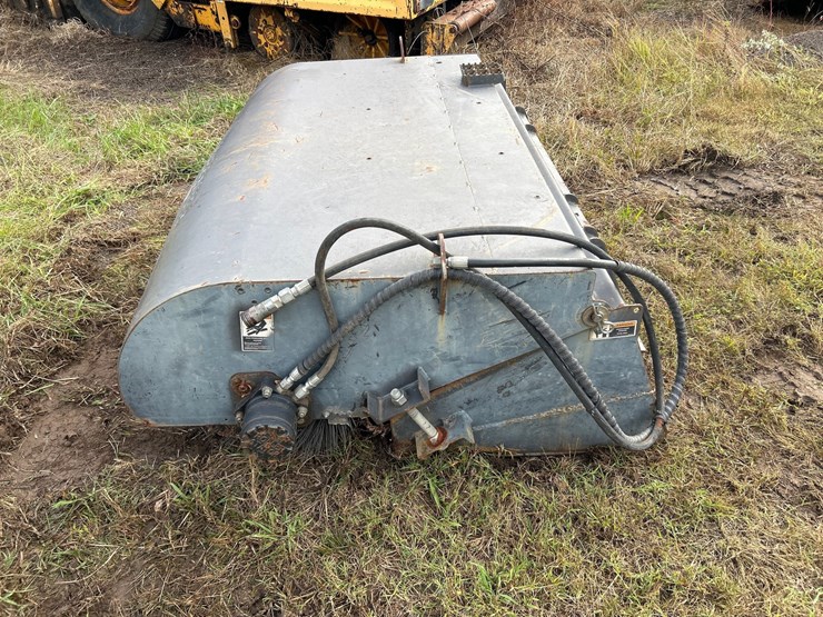 #43-•-2014-sweepster-quick-connect-sweeper-bucket-image-6