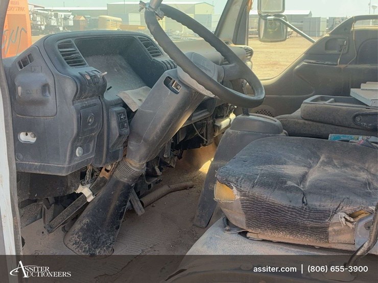 2006-chevrolet-w3500-image-24
