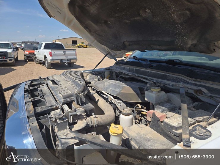 2020-ram-2500-tradesman-image-16