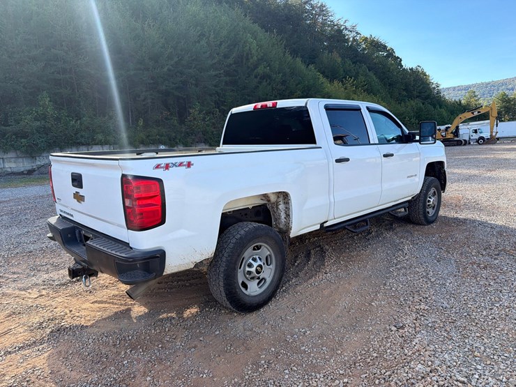 #4106-•-2016-chevrolet-2500hd-truck-image-4