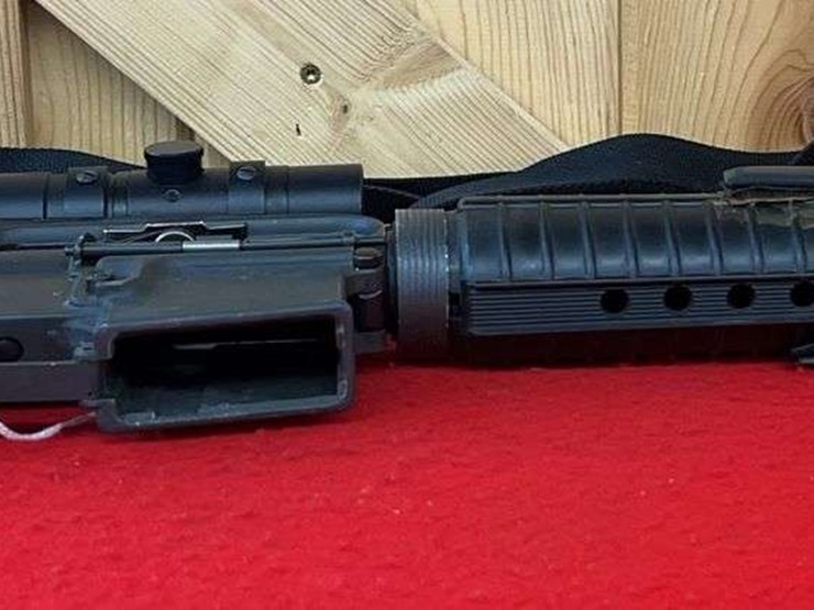 e.a.-model-j-15-ar-15-.223-semiauto-rifle-image-7