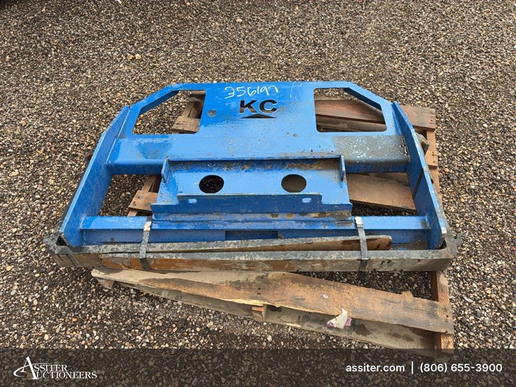 mini-skid-fork-left-frame-and-forks-image-1