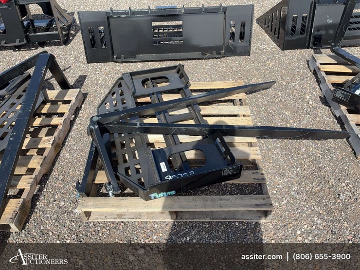 future-ft-dhc-skid-steer-forks-image-1