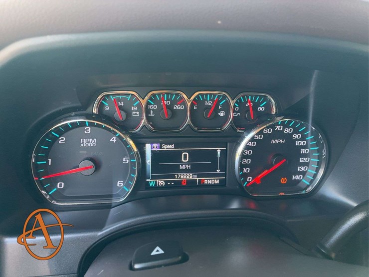 2015-chevrolet-silverado-1500-high-country-image-43