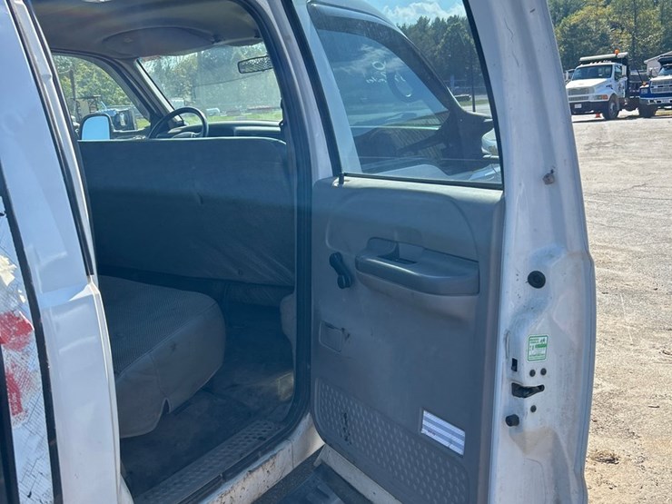 #97-•-2000-ford-f-550-truck-image-18