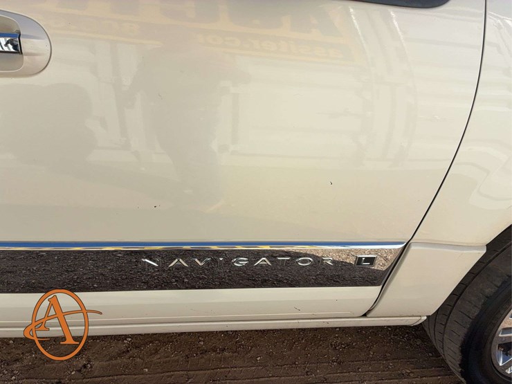 2008-lincoln-navigator-l-image-11
