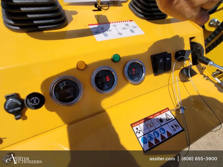 2026-zjz-380-mini-skid-steer-loader-image-6