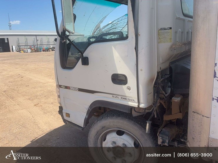 2006-isuzu-nqr-image-7