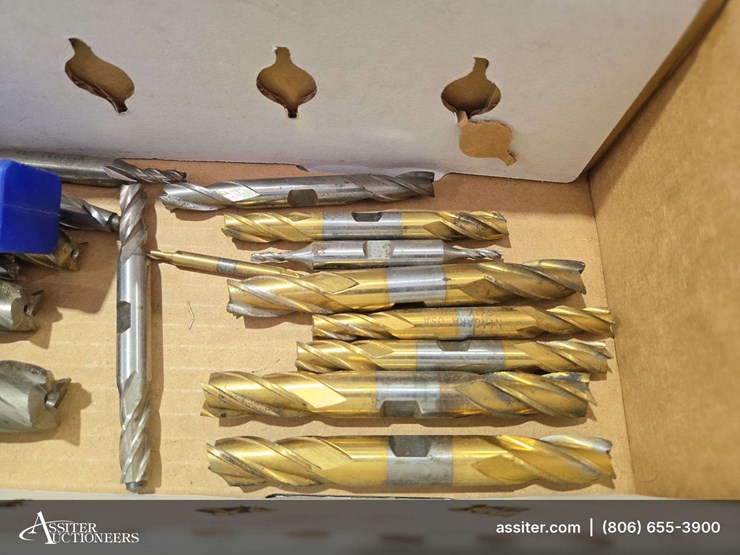 box-of-double-ended-cutters-image-4