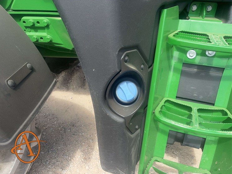 2022-john-deere-r-image-17