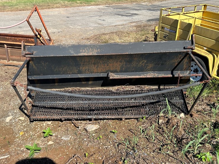 #12-•-dump-truck-gravity-fed-tailgate-image-3