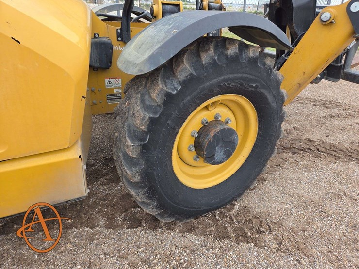 caterpillar-th514d-image-27