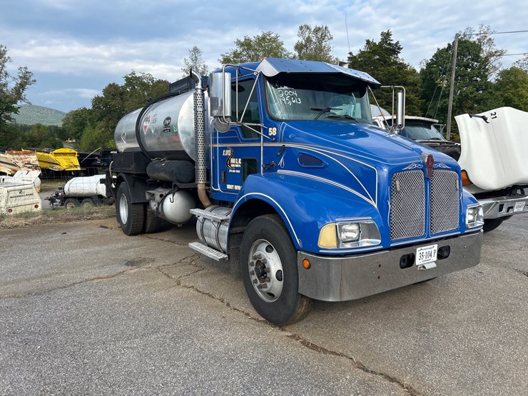 #75-•-2004-kenworth-t300-truck-image-5