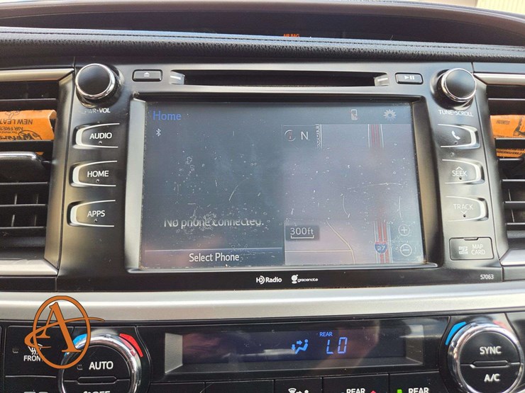 2015-toyota-highlander-xle-image-24