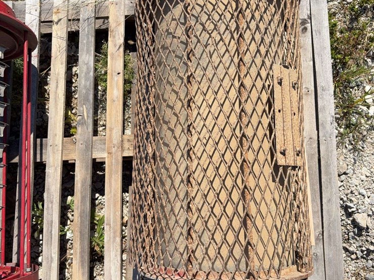 visible-pump-top-with-cylinder-image-1