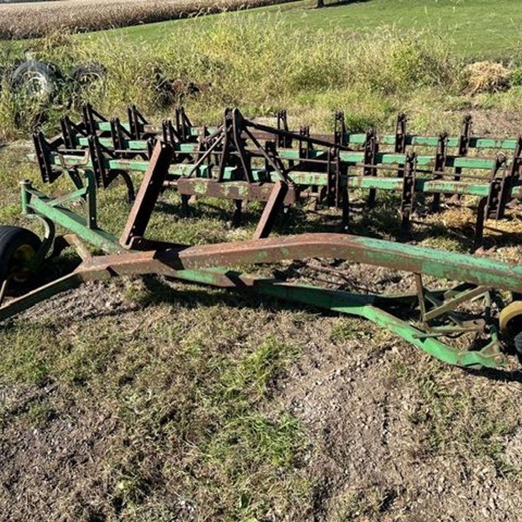 John Deere No.12 Planter Hitch with Field Cultivator