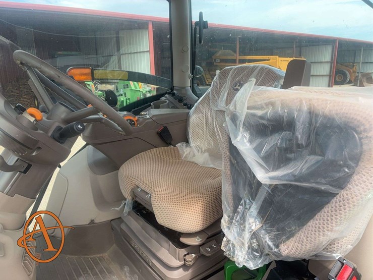 2022-john-deere-r-image-28
