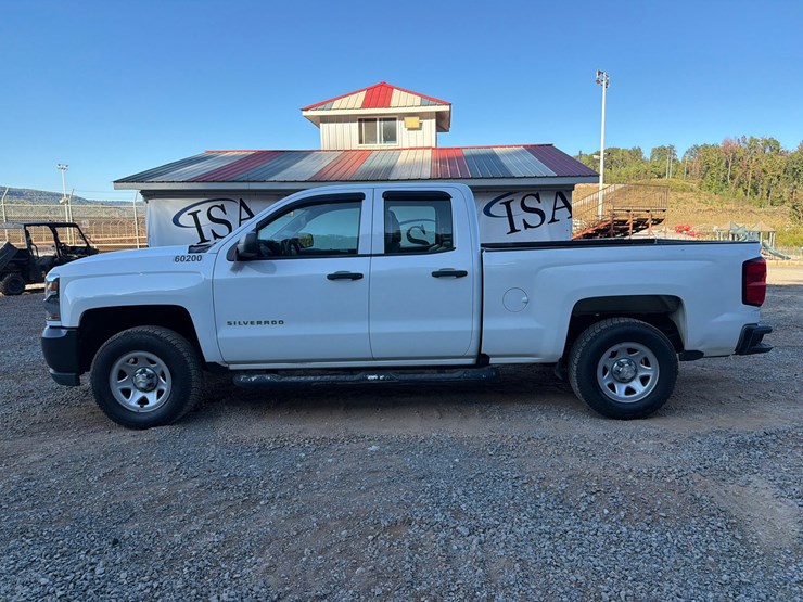 #4113-•-2018-chevrolet-1500-truck-image-2