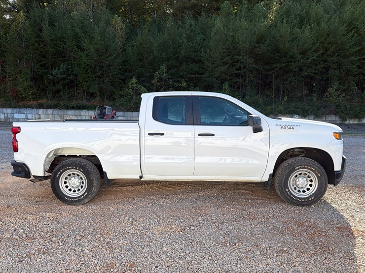 #4109-•-2022-chevrolet-1500-truck-image-6