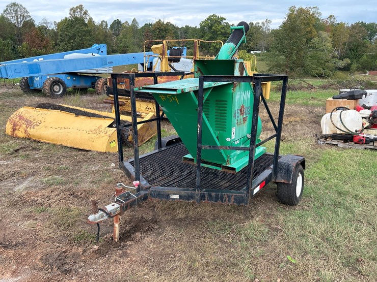 #54-•-trailer-mounted-finn-straw-blower-image-1