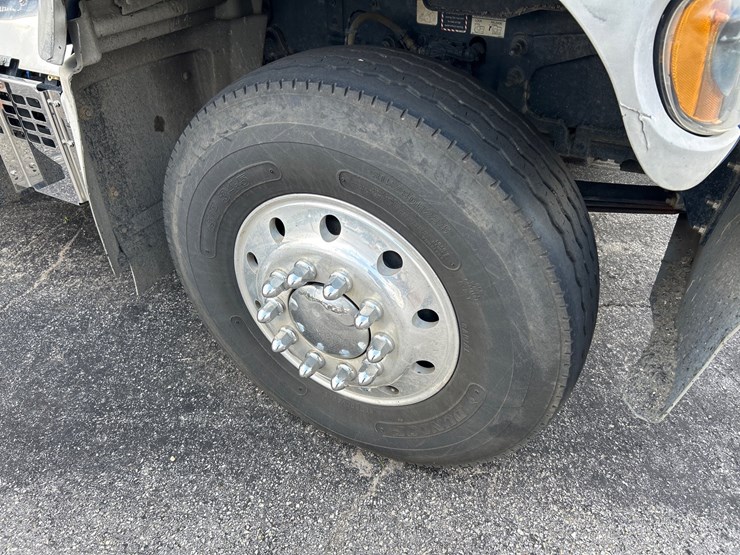 #82-•-2019-mack-granite-truck-image-11