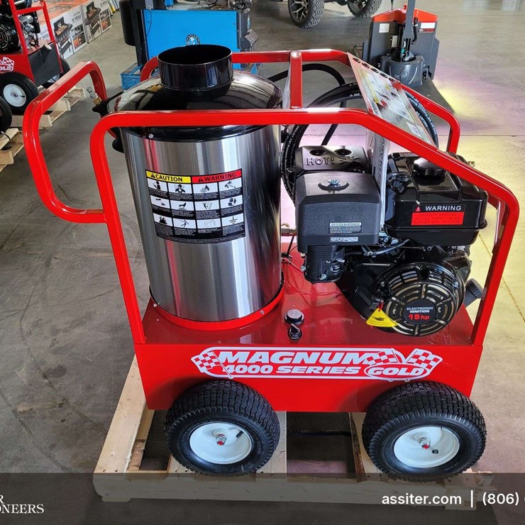 Magnum 4000 Series Gold Pressure Washer w/Wand