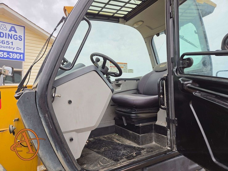caterpillar-th514d-image-9