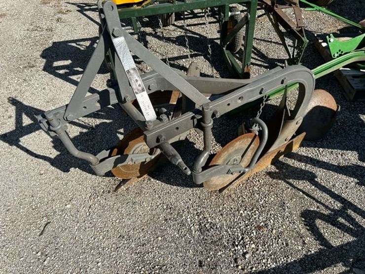 2--bottom-ferguson-plow-image-1