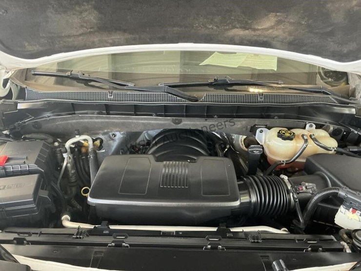2021-chevrolet-tahoe-suv-image-11