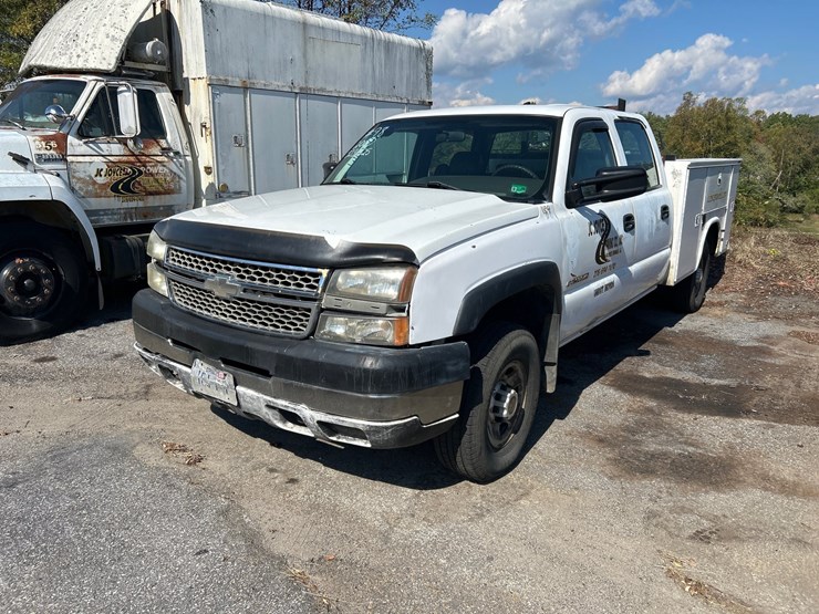 #98-•-2007-chevrolet-silverado-classic-pickup-truck-image-1