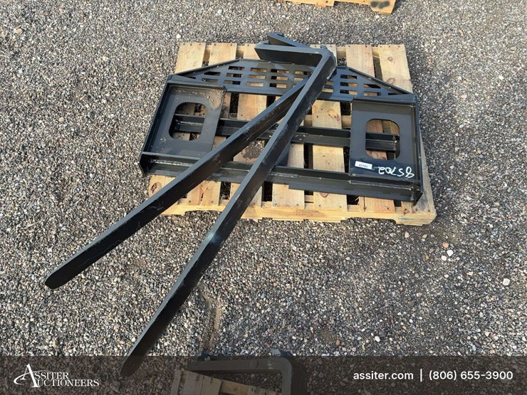 future-ft-dhc-skid-steer-forks-image-2