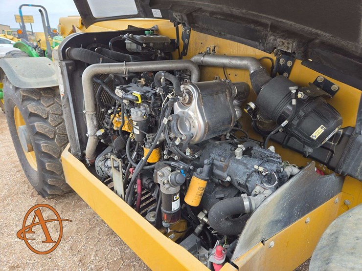 caterpillar-th514d-image-21