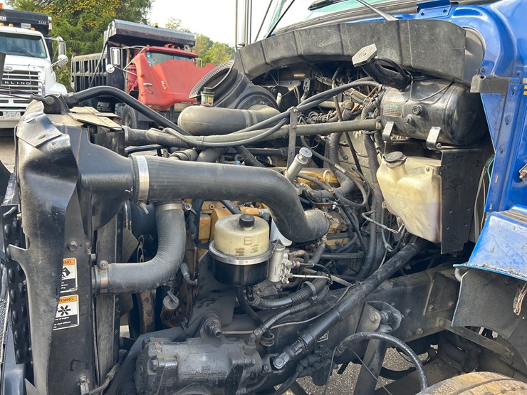 #75-•-2004-kenworth-t300-truck-image-16