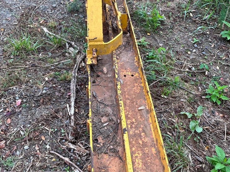 #22-•-3-point-9’-ripper-attachment-image-2