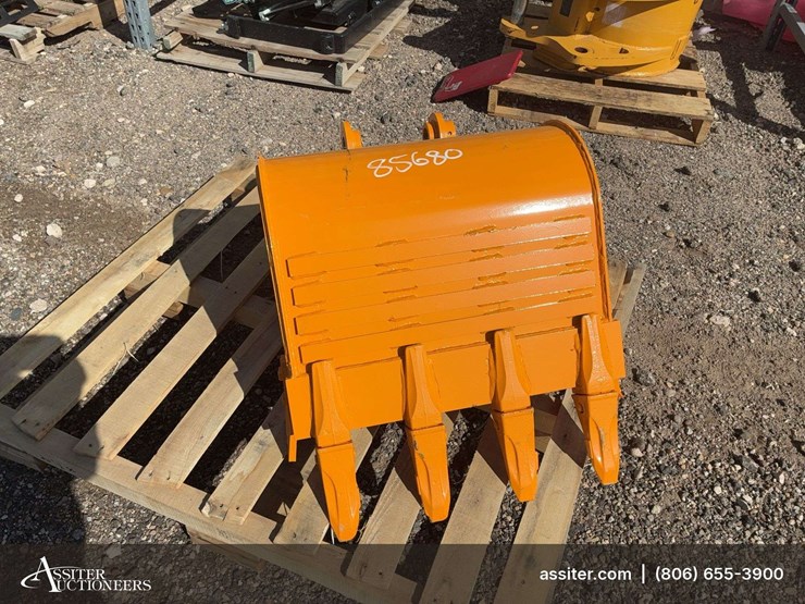 caterpillar-305-image-1