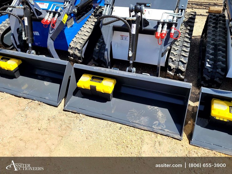 2026-zjz-380-mini-skid-steer-loader-image-2